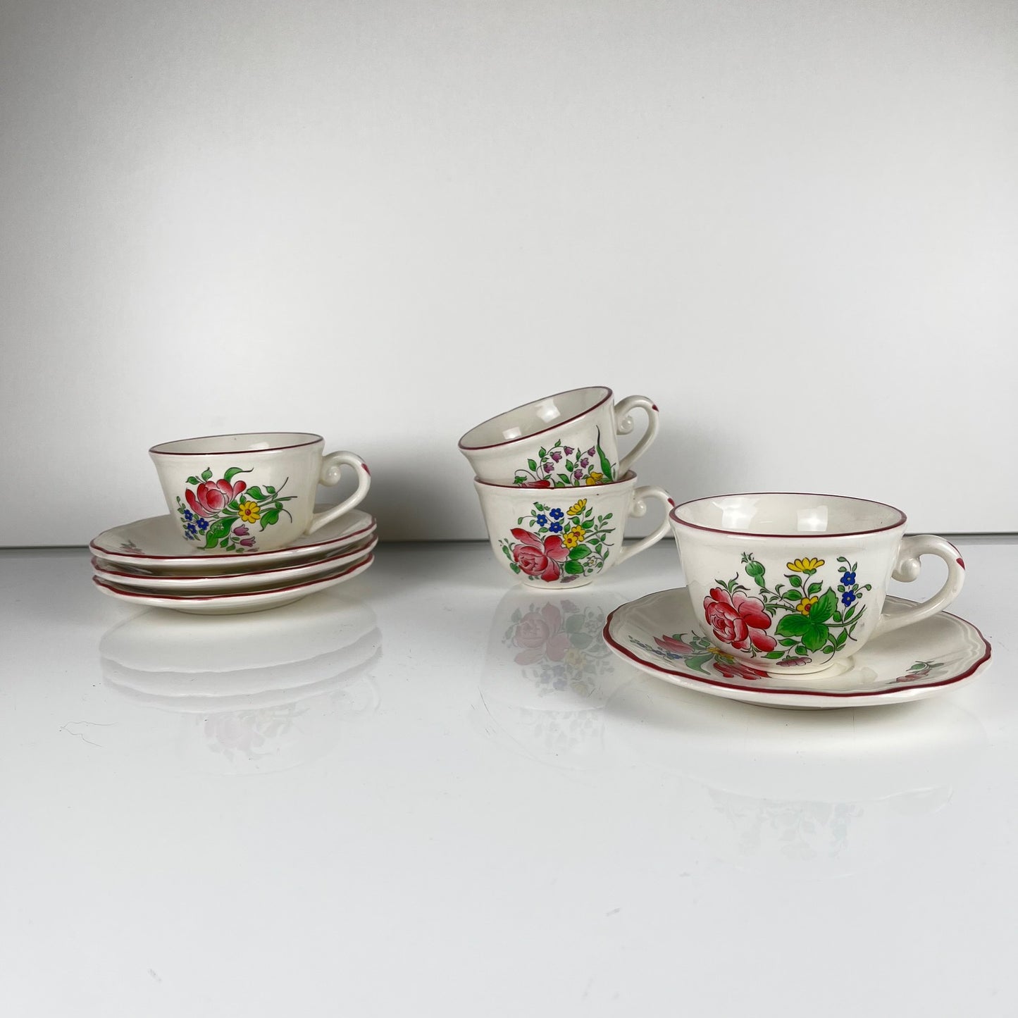 Set of 4 coffee cups with saucers, "Réverbère" pattern by KG Lunéville