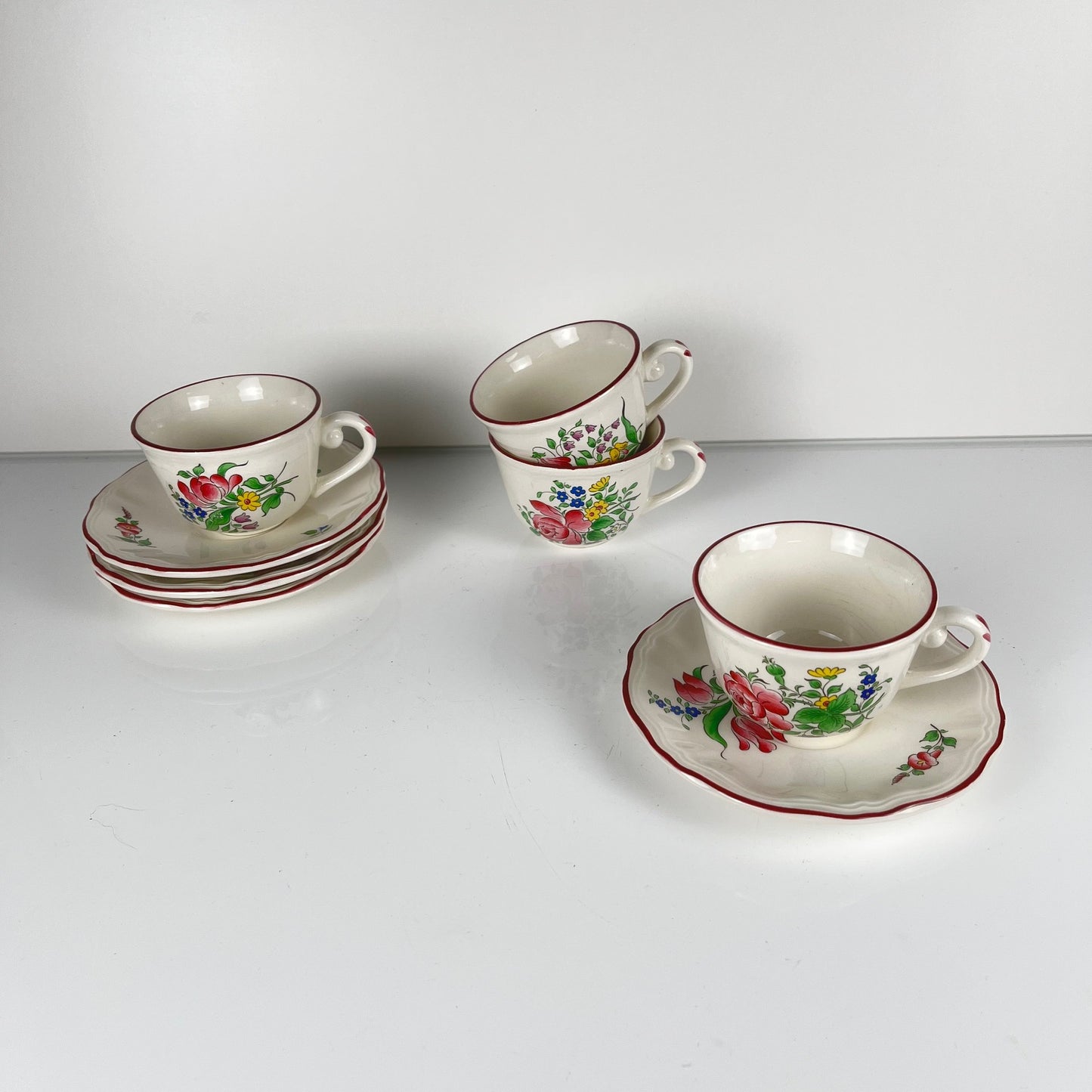 Set of 4 coffee cups with saucers, "Réverbère" pattern by KG Lunéville