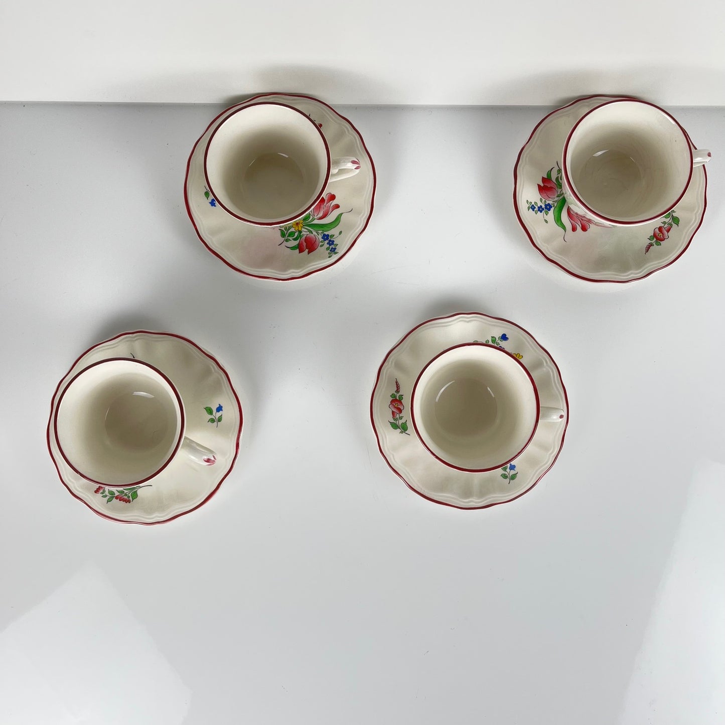 Set of 4 coffee cups with saucers, "Réverbère" pattern by KG Lunéville