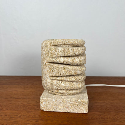 Lampe de table en pierre calcaire, 1960-70, dans le style de Gerard Esnault