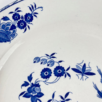 Flat plate "Grand bouquet", Boch brothers, La Louvière, Belgium, 1920