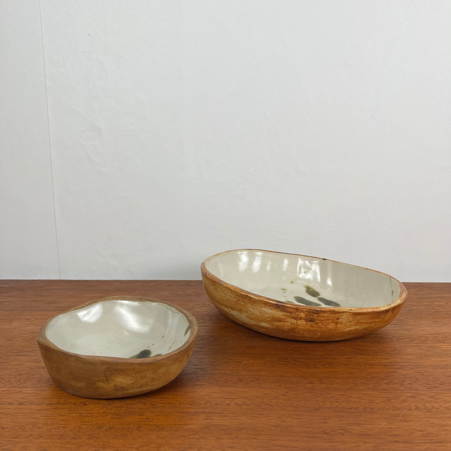 Set of 2 dishes / bowls "La Colombe", 1950/60