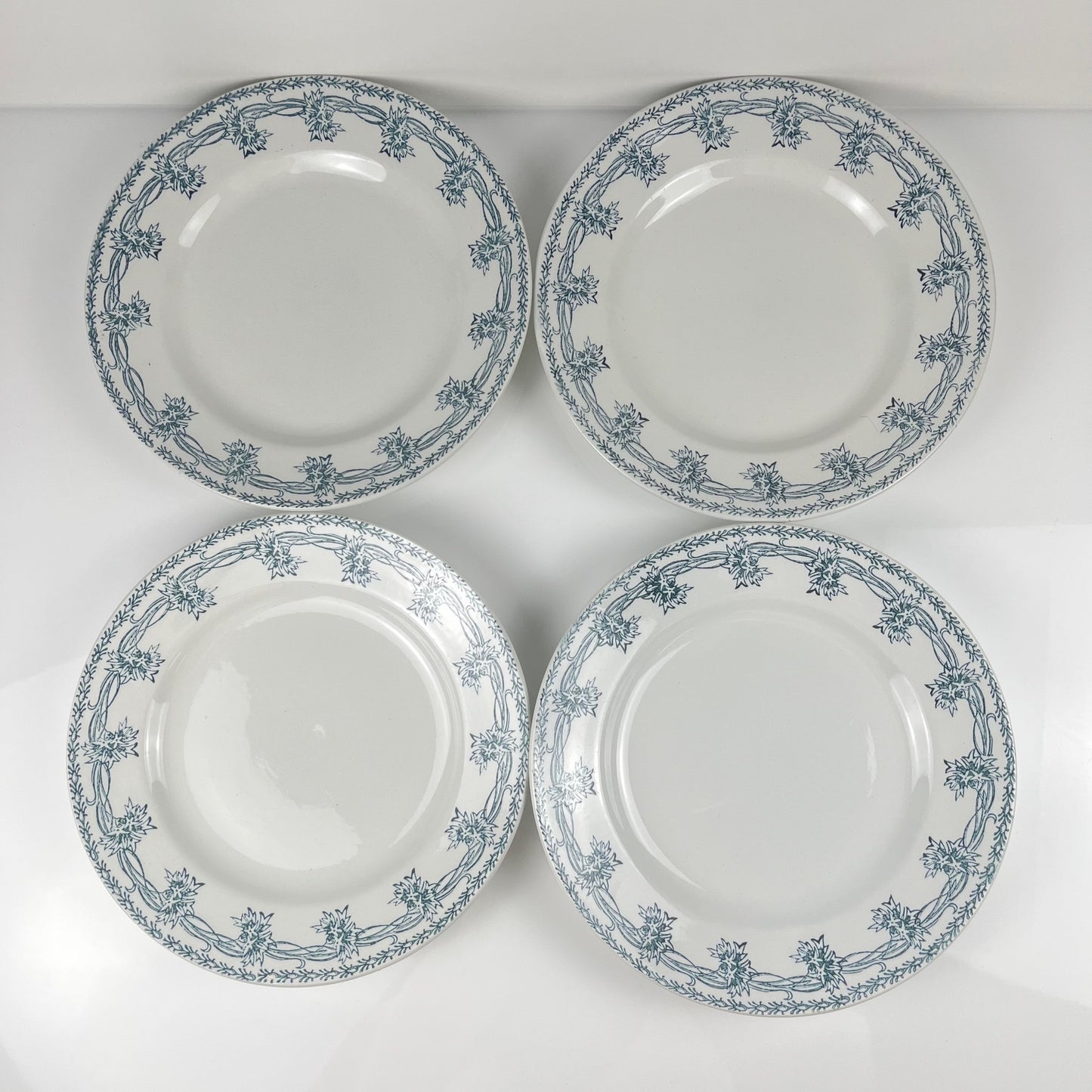 Set de 4 assiettes plates St amand , vers 1930