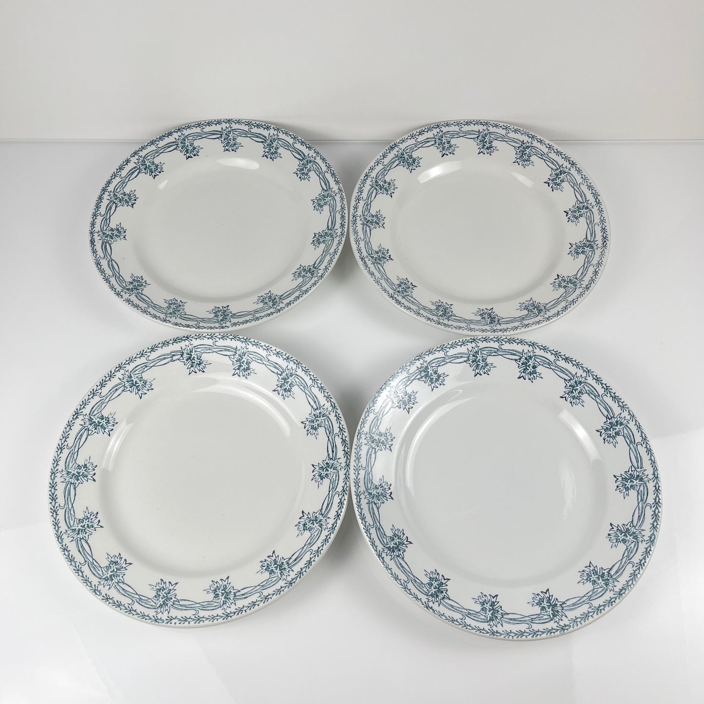 Set de 4 assiettes plates St amand , vers 1930