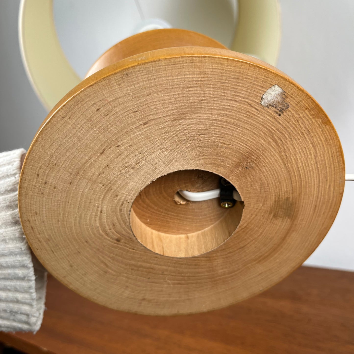 Lampe de table en bois clair, 1980