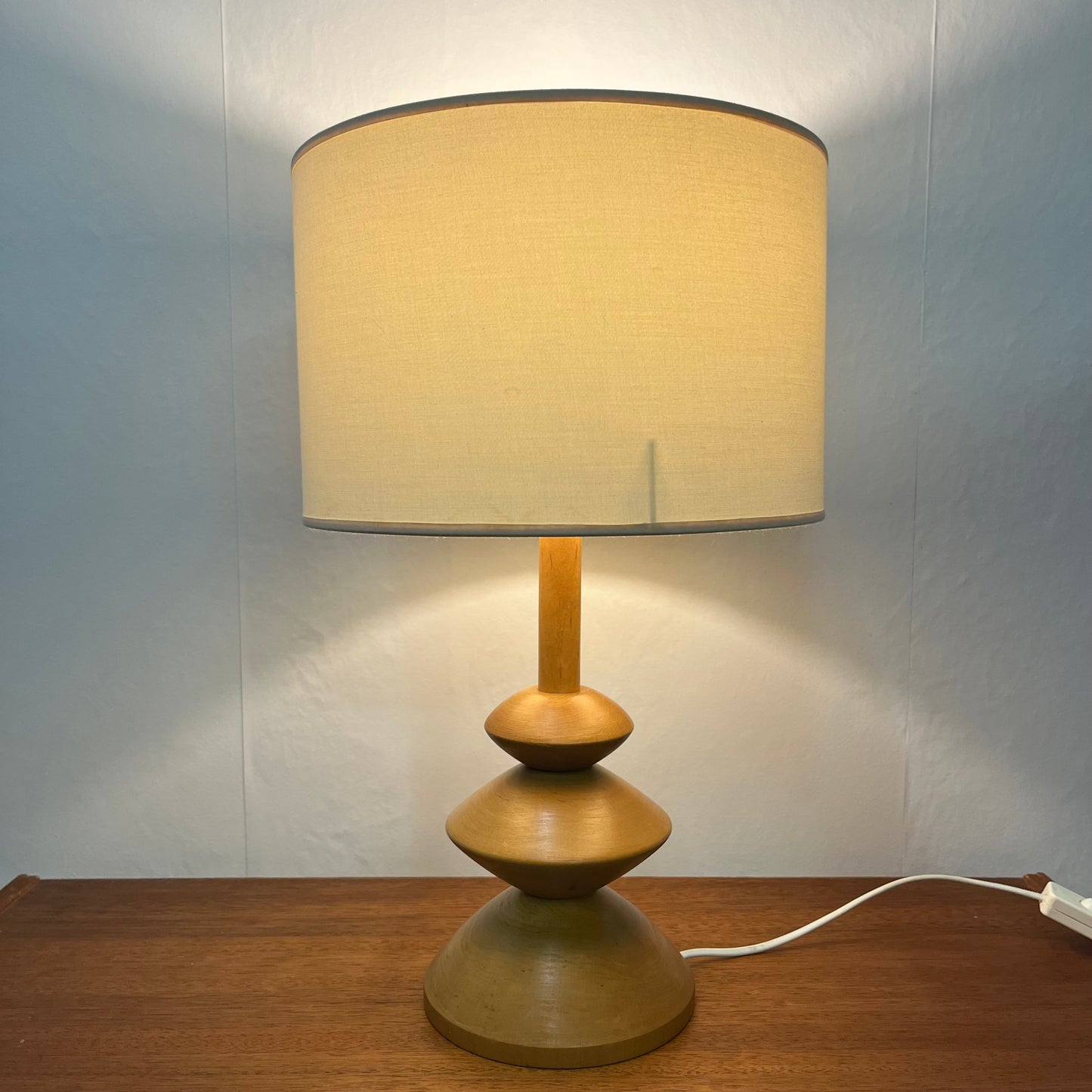 Lampe de table en bois clair, 1980
