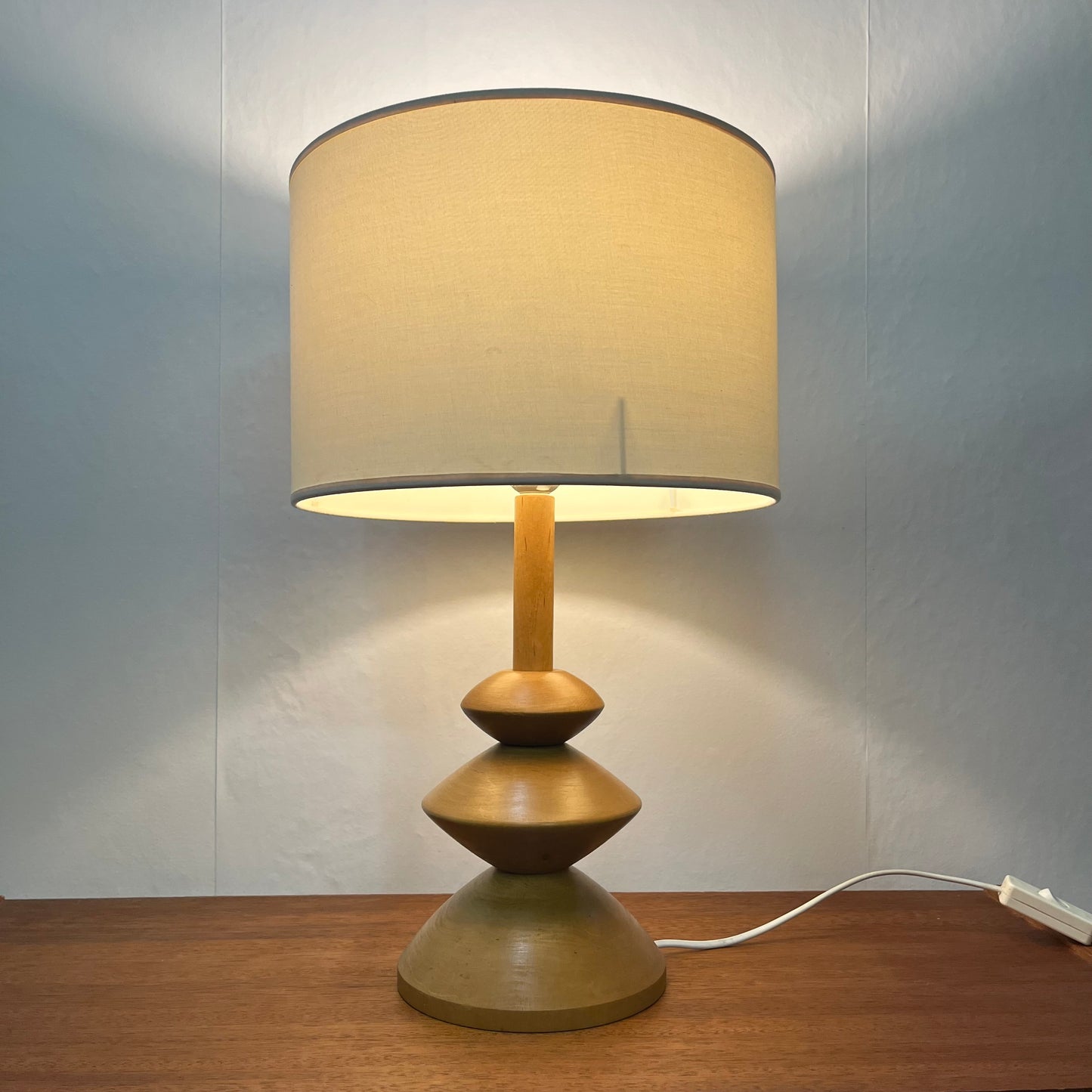Lampe de table en bois clair, 1980