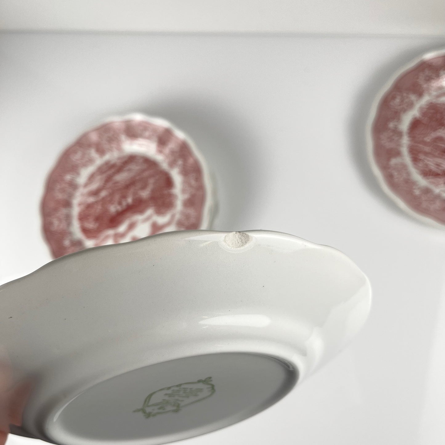 Set of 6 Italian English-style dessert plates, red pattern