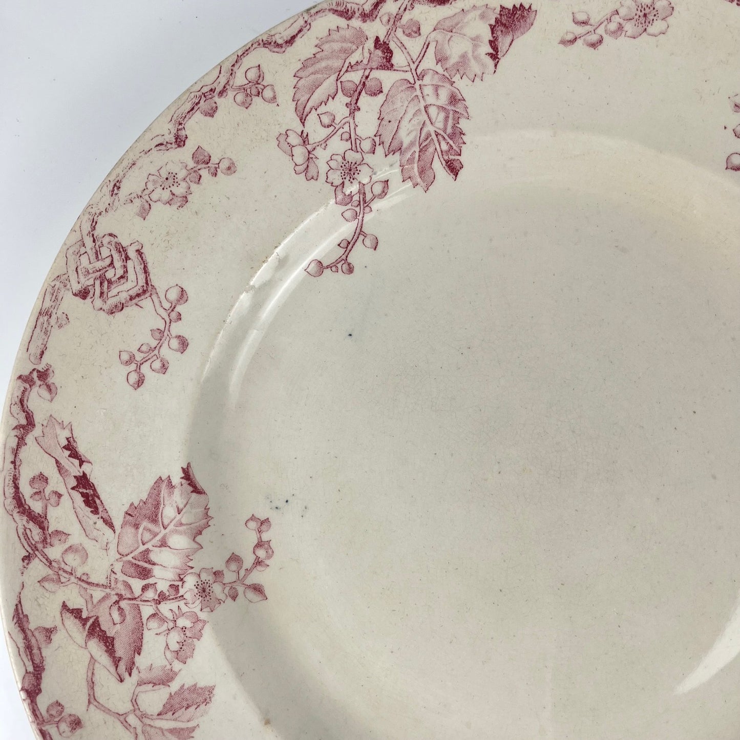 Round dish KG Lunéville "Fontainebleau", pink, late 19th century, ironstone