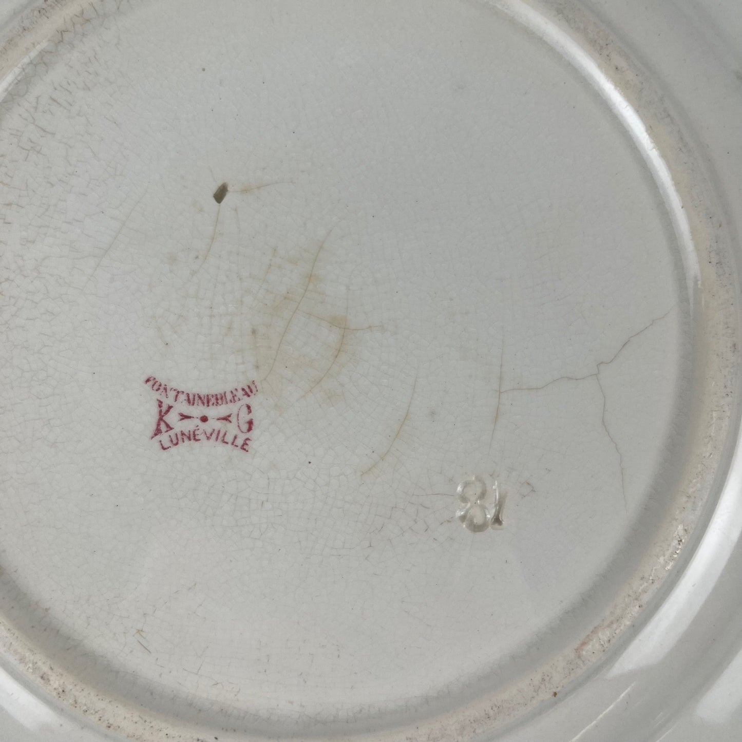 Round dish KG Lunéville "Fontainebleau", pink, late 19th century, ironstone