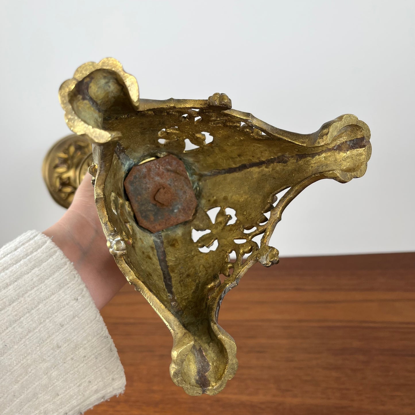 Pique-cierge ancien gothique en bronze