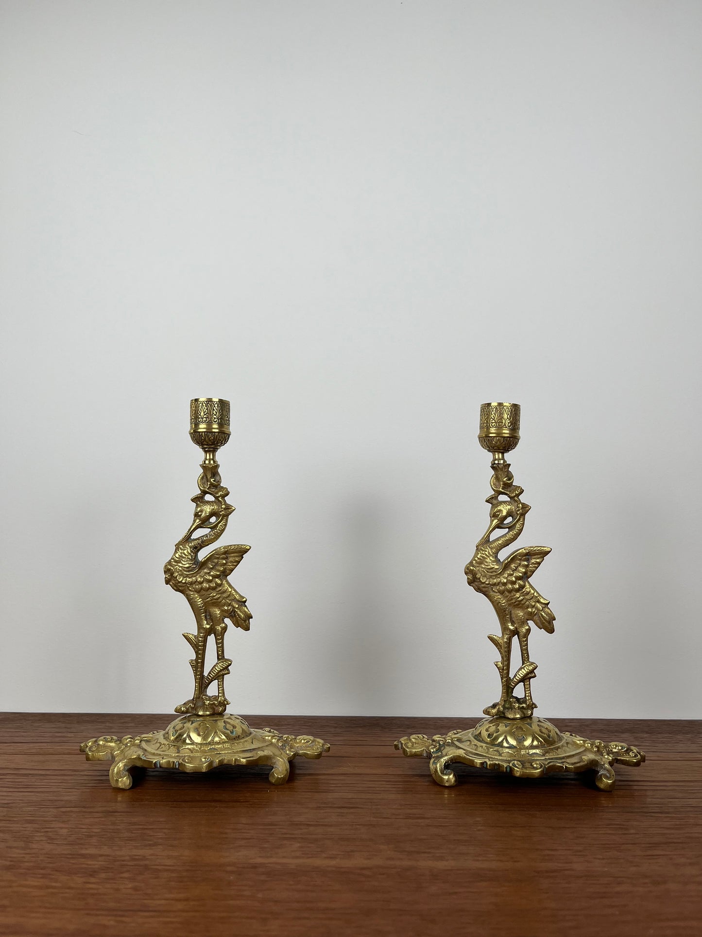 Paire de bougeoirs anciens héron laiton doré – style orientaliste Art déco