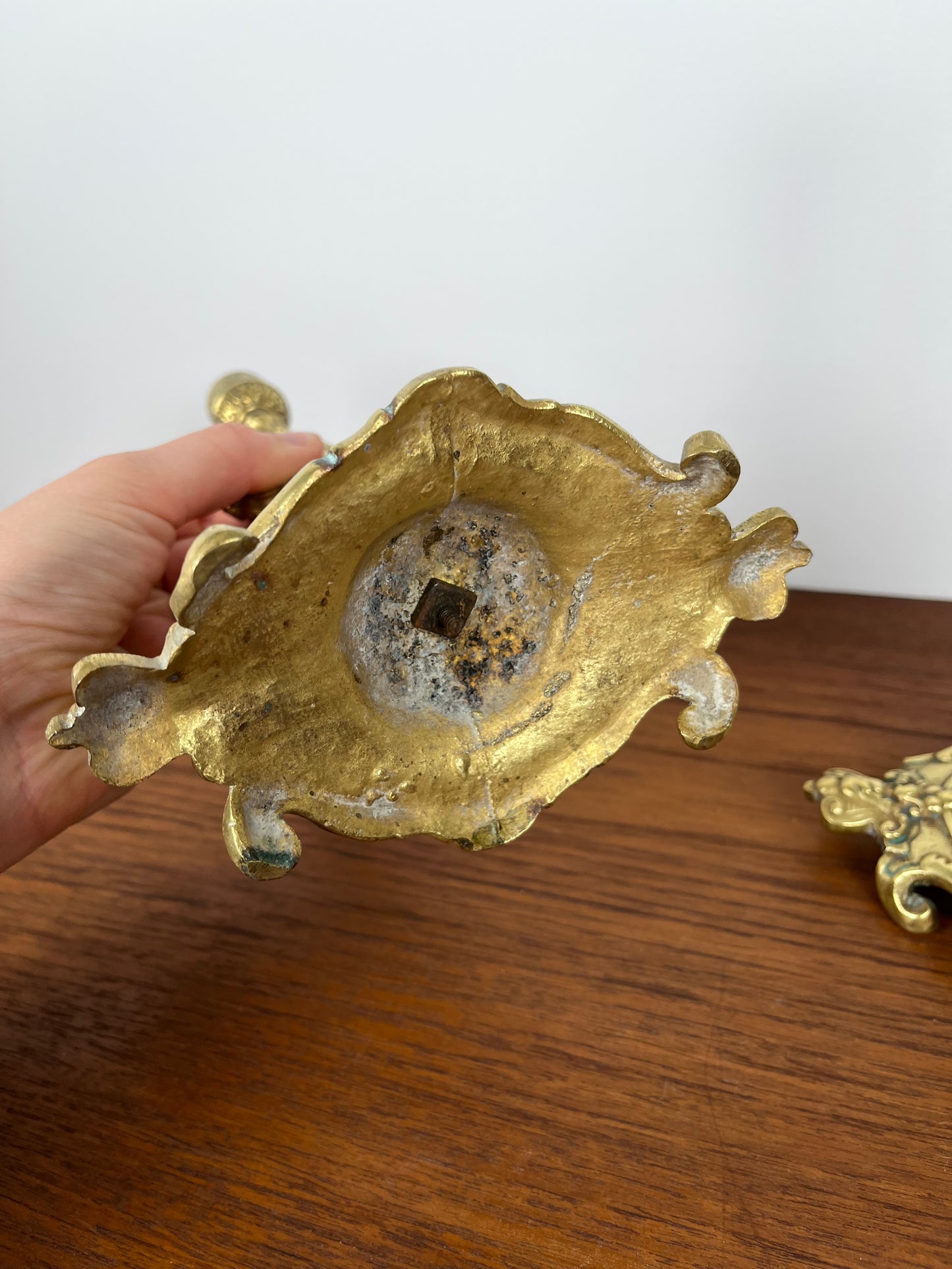 Paire de bougeoirs anciens héron laiton doré – style orientaliste Art déco