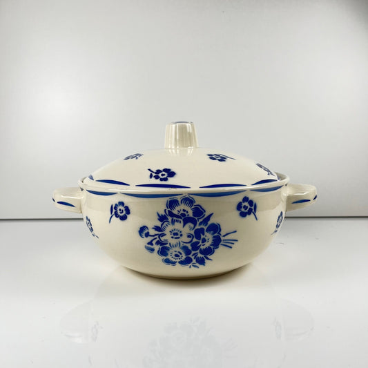Soupière Demi-porcelaine Badonviller, motif fleurs bleu, début XXe