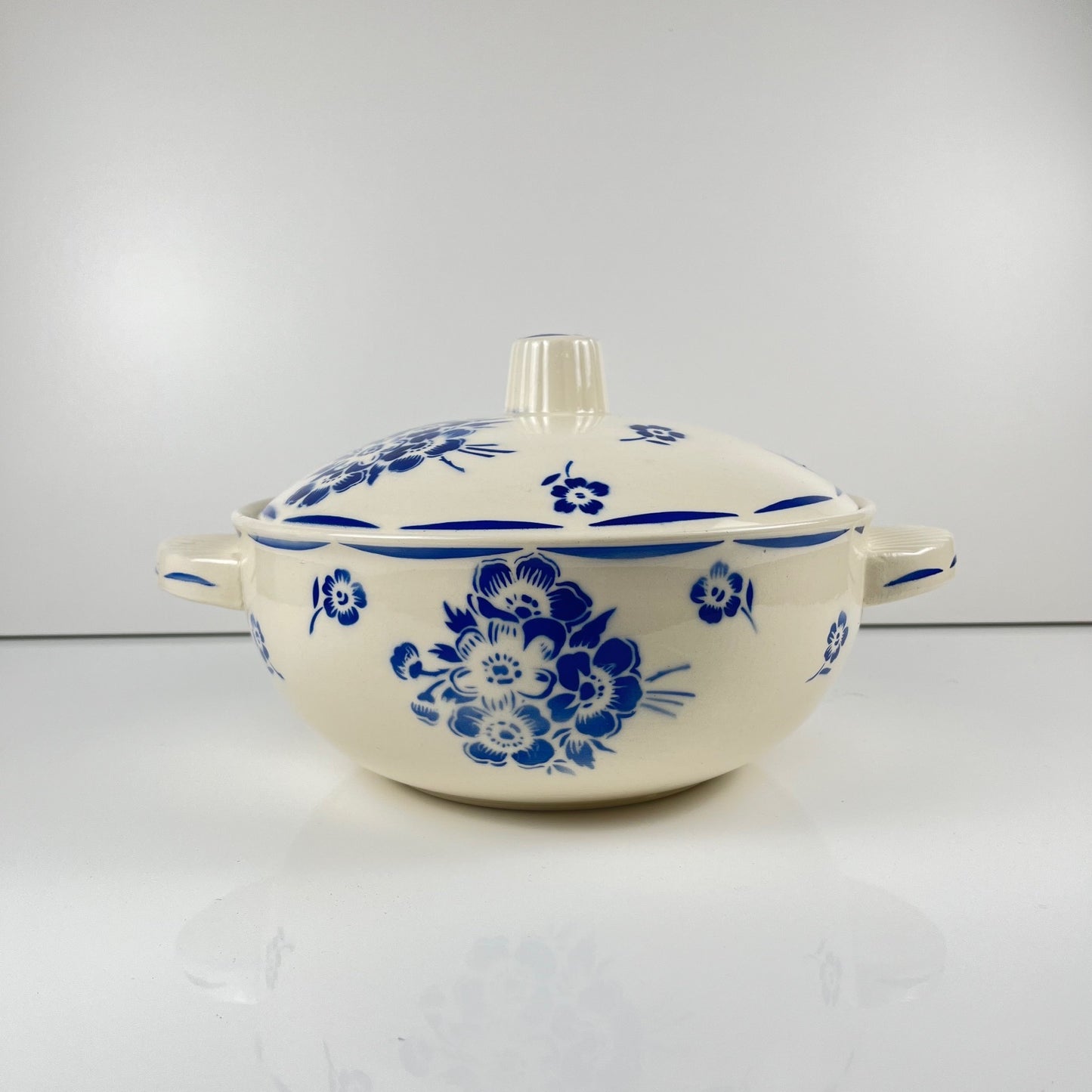 Badonviller Semi-Porcelain Soup Tureen, blue floral pattern, early 20th century