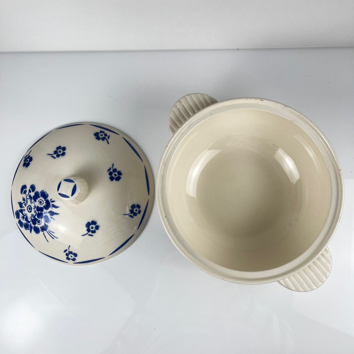 Badonviller Semi-Porcelain Soup Tureen, blue floral pattern, early 20th century