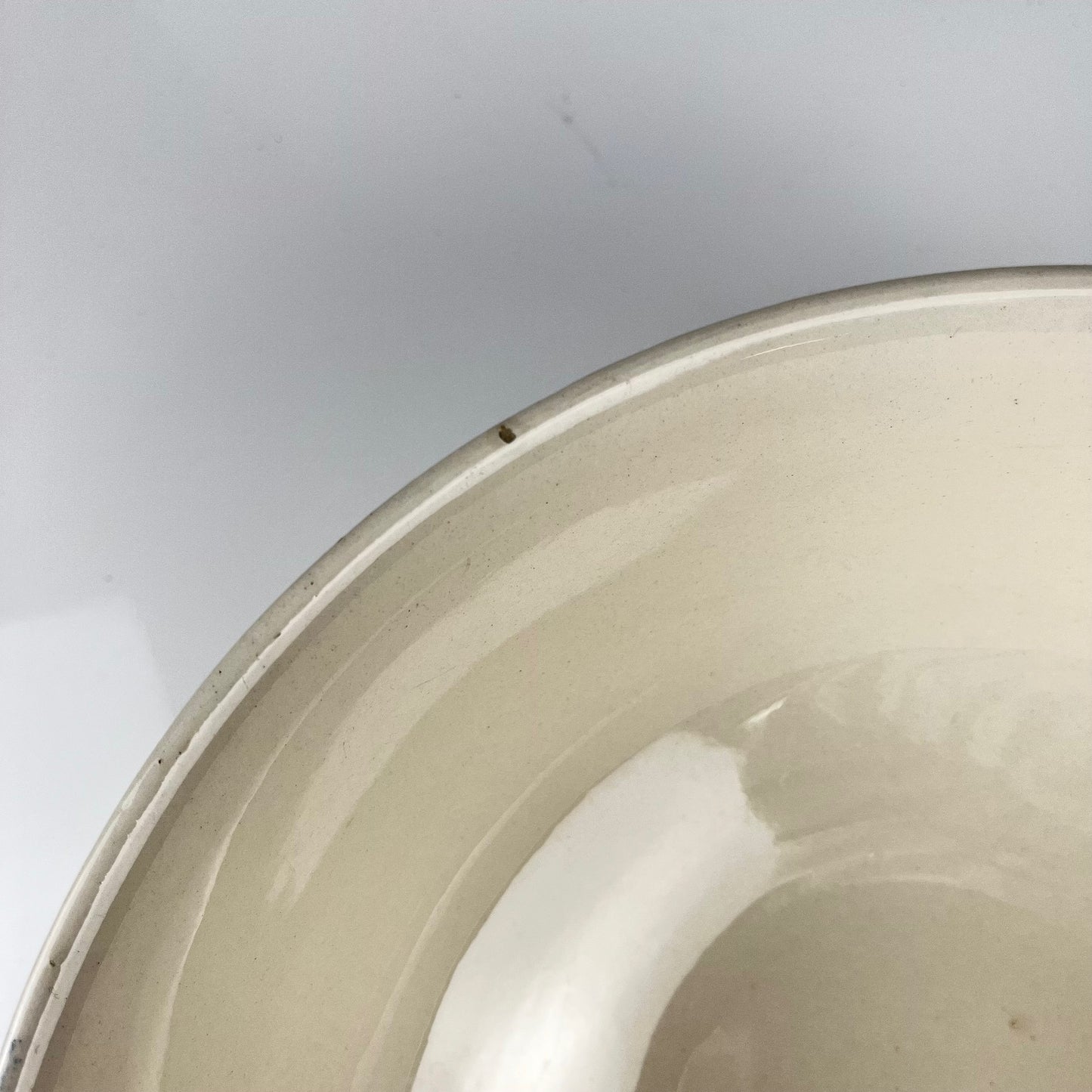 Saladier Demi-porcelaine Badonviller, motif fleurs bleu, début XXe