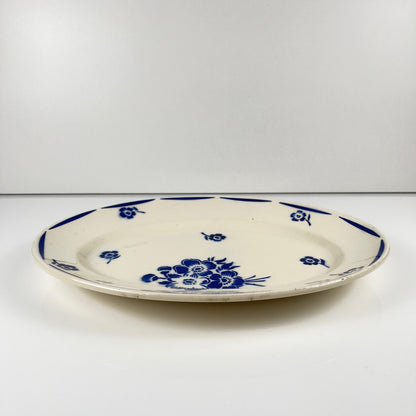Plat ovale Demi-porcelaine Badonviller, motif fleurs bleu, début XXe