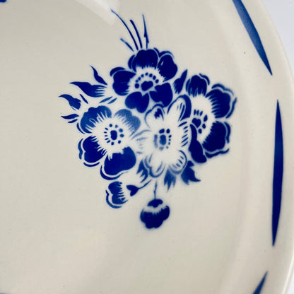 Saladier bas Demi-porcelaine Badonviller, motif fleurs bleu, début XXe