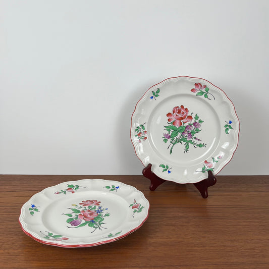 Set de 2 assiettes plates KG Luneville "Vieux strasbourg", début XXème.