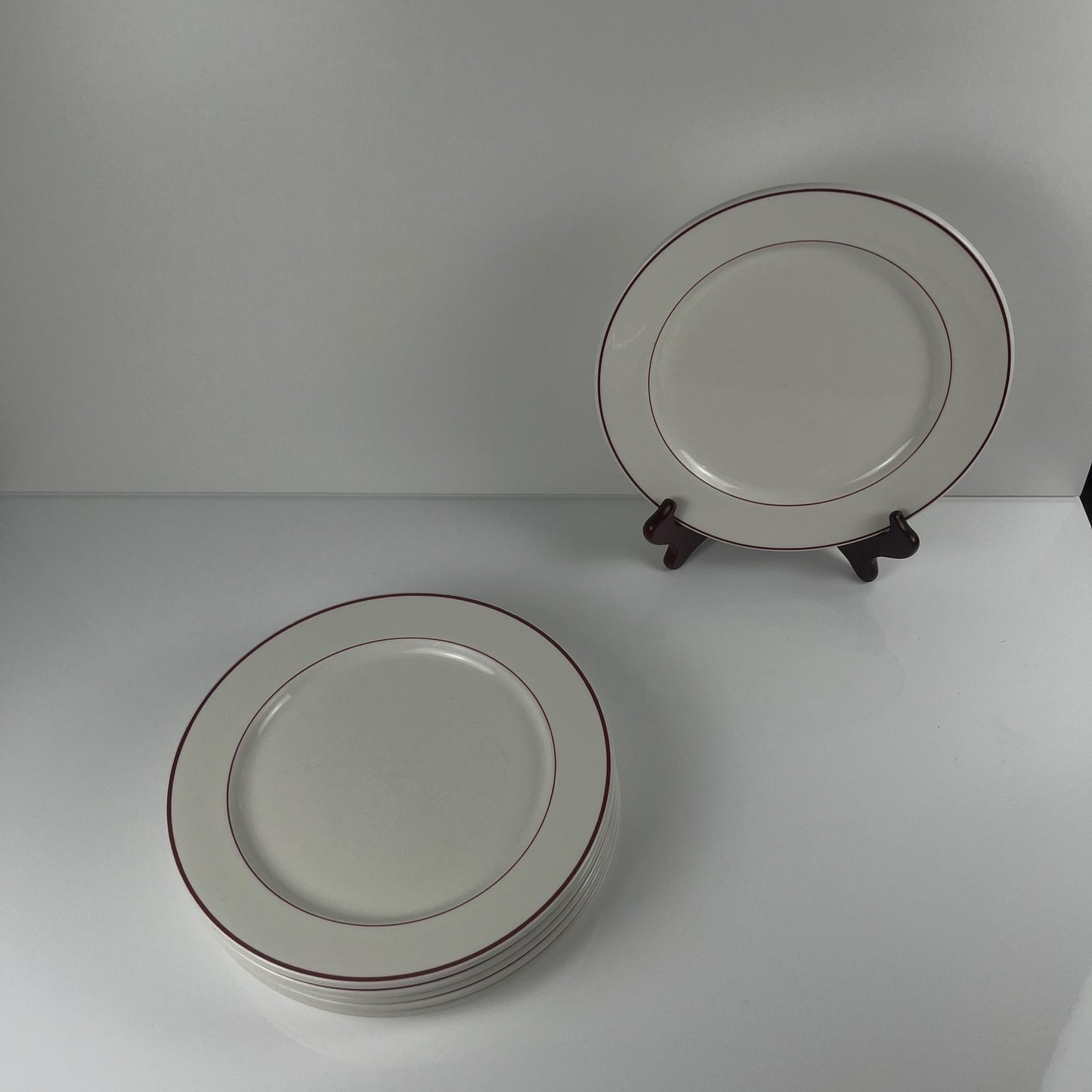 Lot de 6 assiettes plates Villeroy & boch, liseré bordeaux / violet, XXe