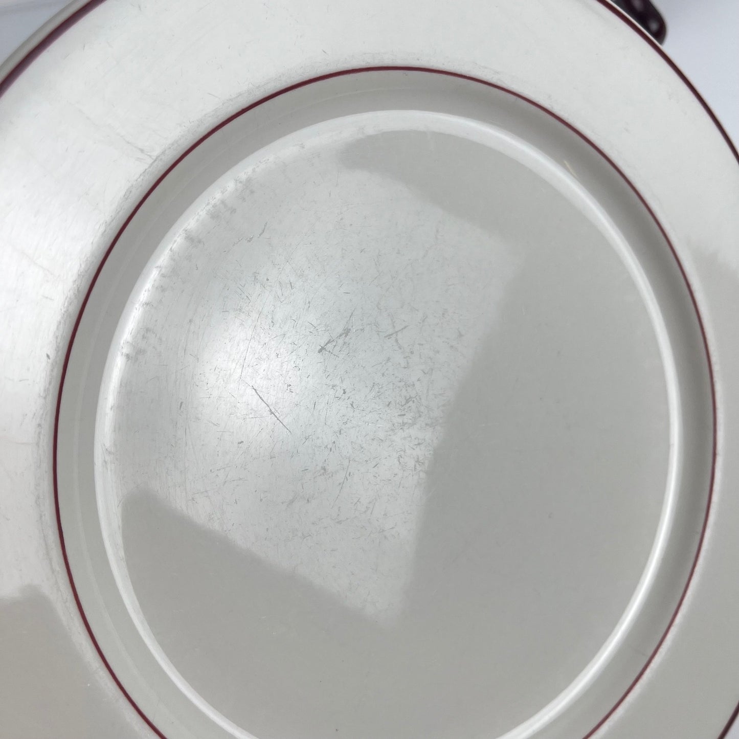Lot de 6 assiettes plates Villeroy & boch, liseré bordeaux / violet, XXe