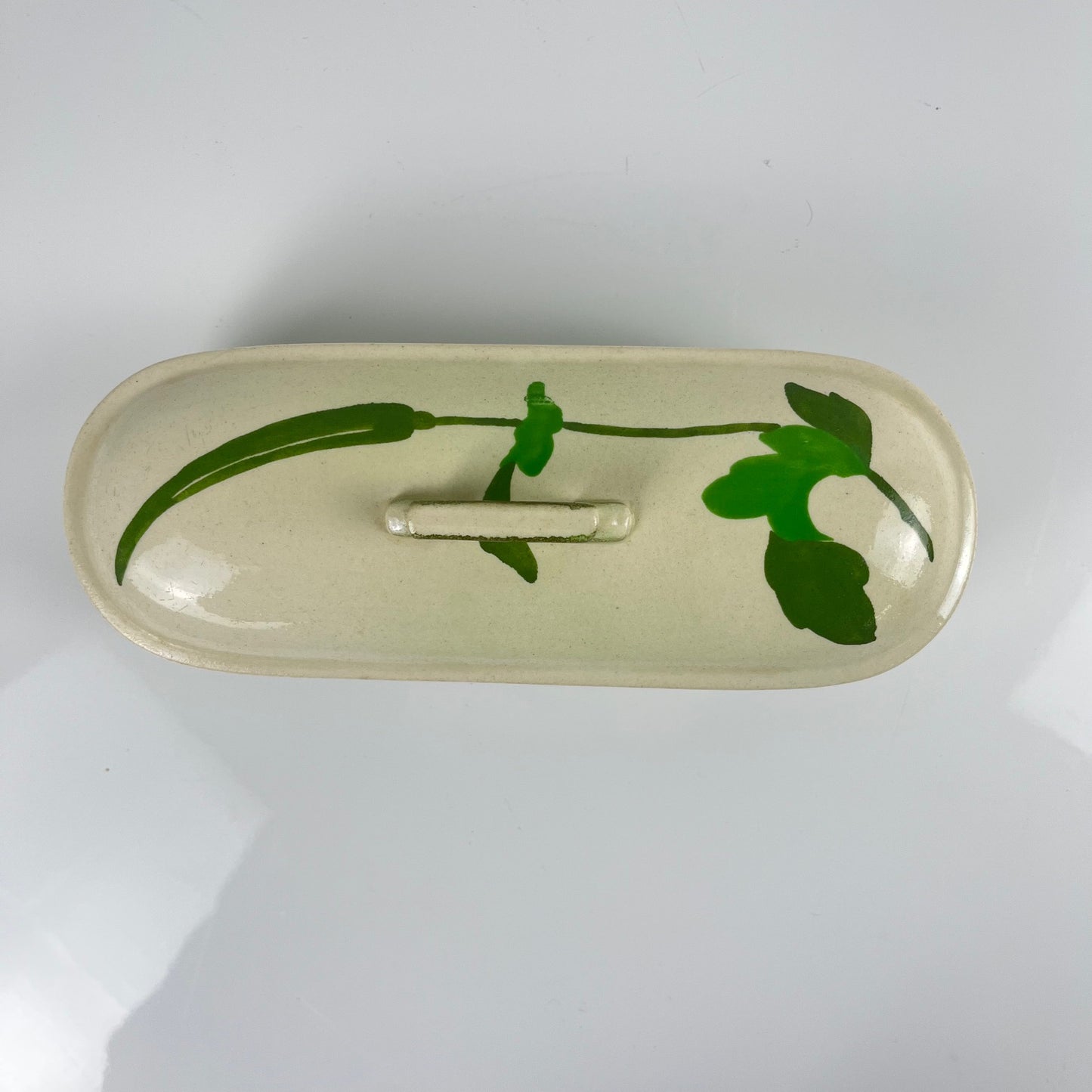 Sarreguemines toilet / soap box, Art Nouveau style, late 19th-early 20th century
