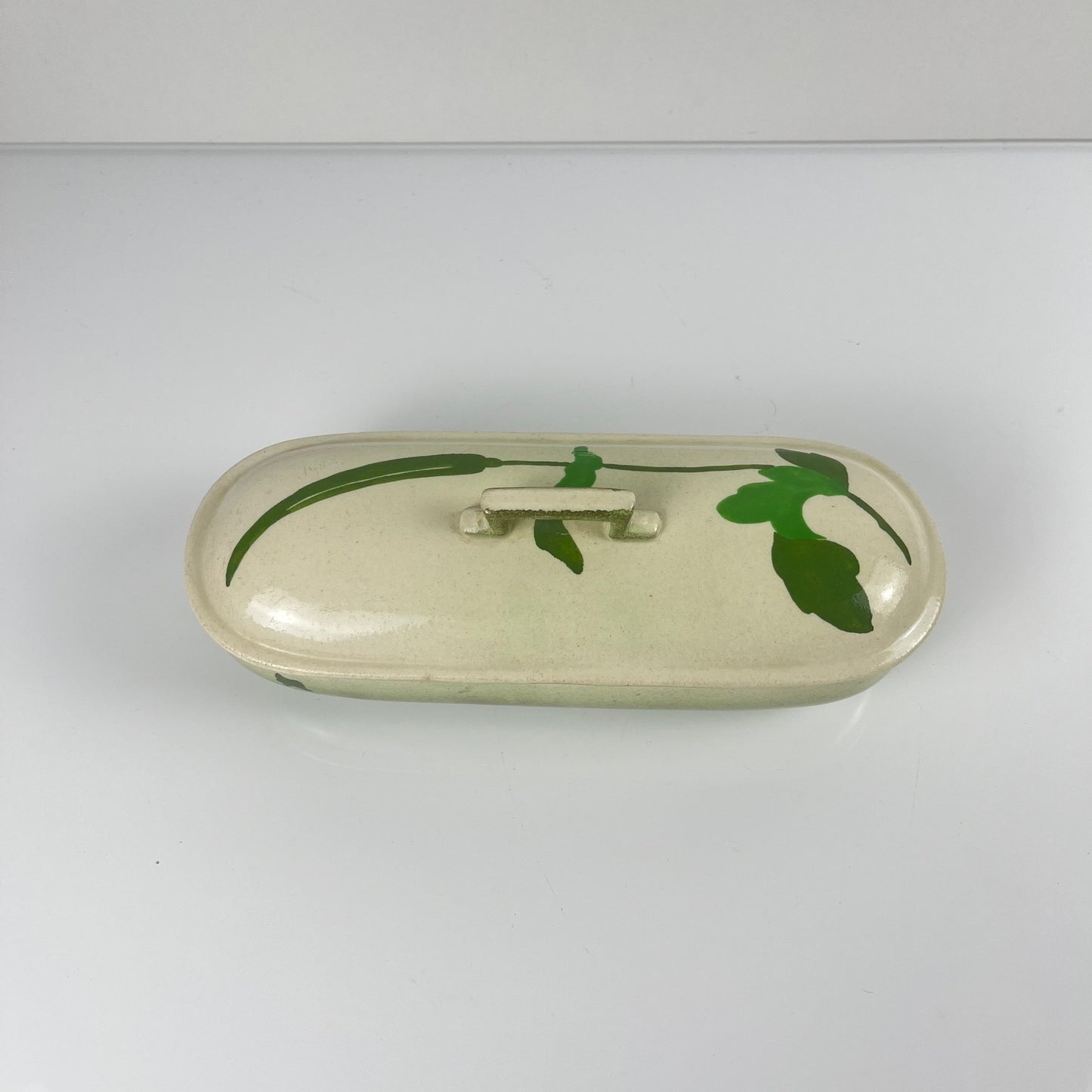 Sarreguemines toilet / soap box, Art Nouveau style, late 19th-early 20th century