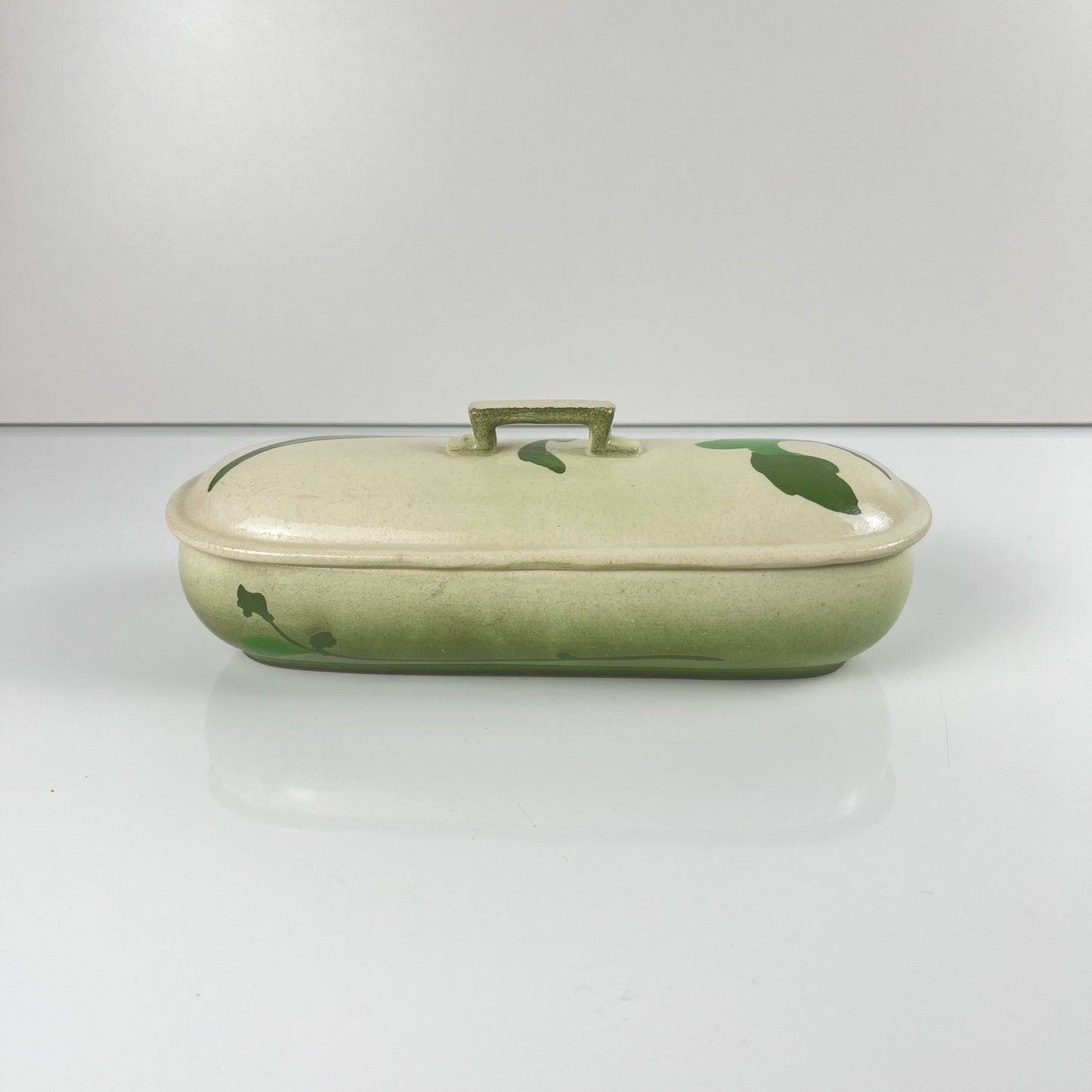 Sarreguemines toilet / soap box, Art Nouveau style, late 19th-early 20th century