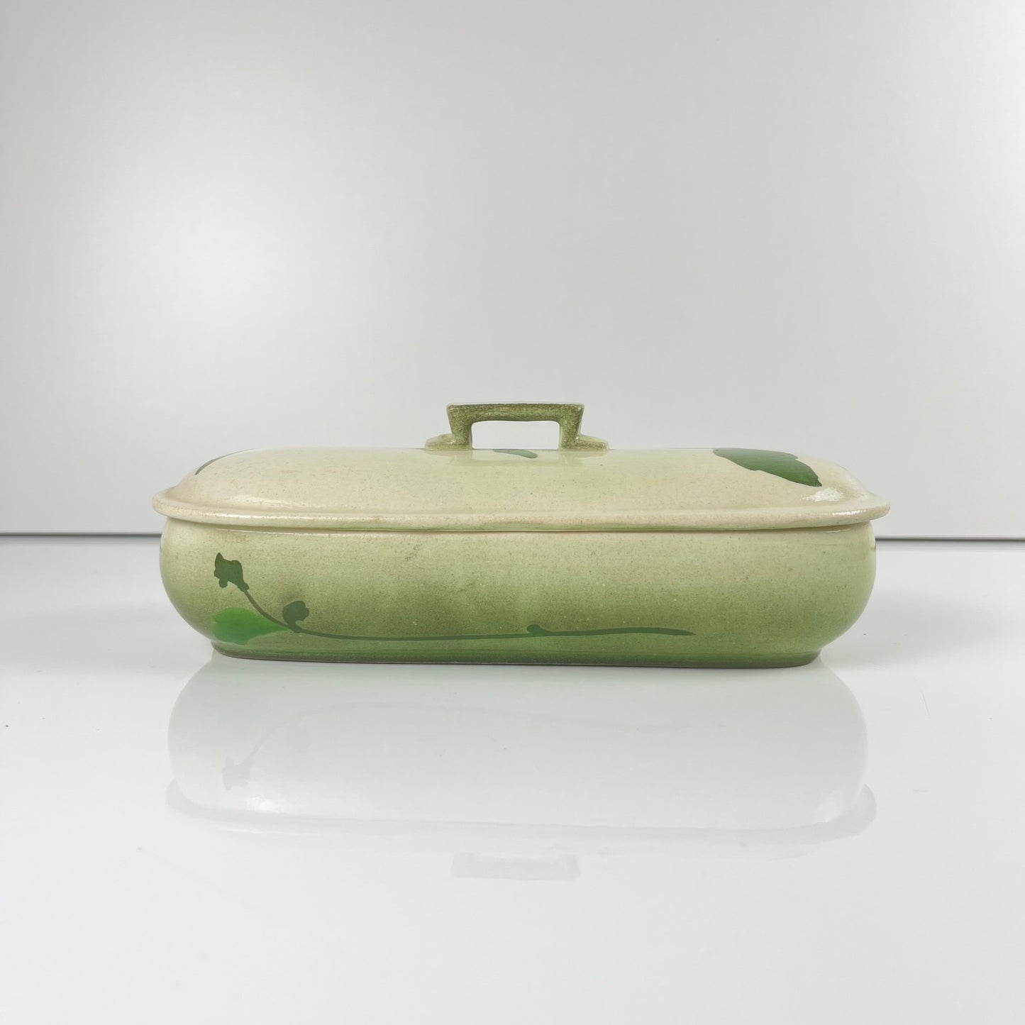 Sarreguemines toilet / soap box, Art Nouveau style, late 19th-early 20th century