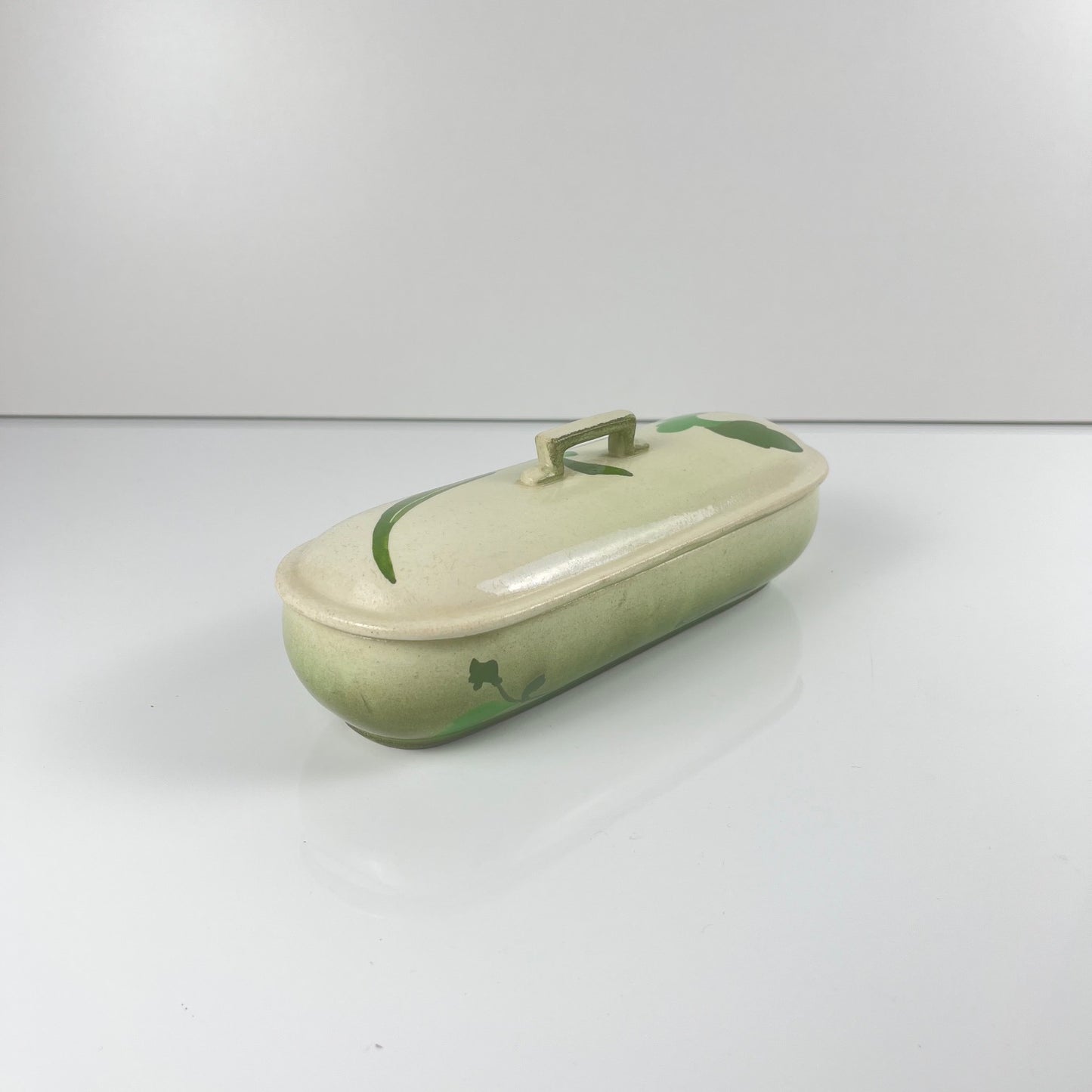 Sarreguemines toilet / soap box, Art Nouveau style, late 19th-early 20th century
