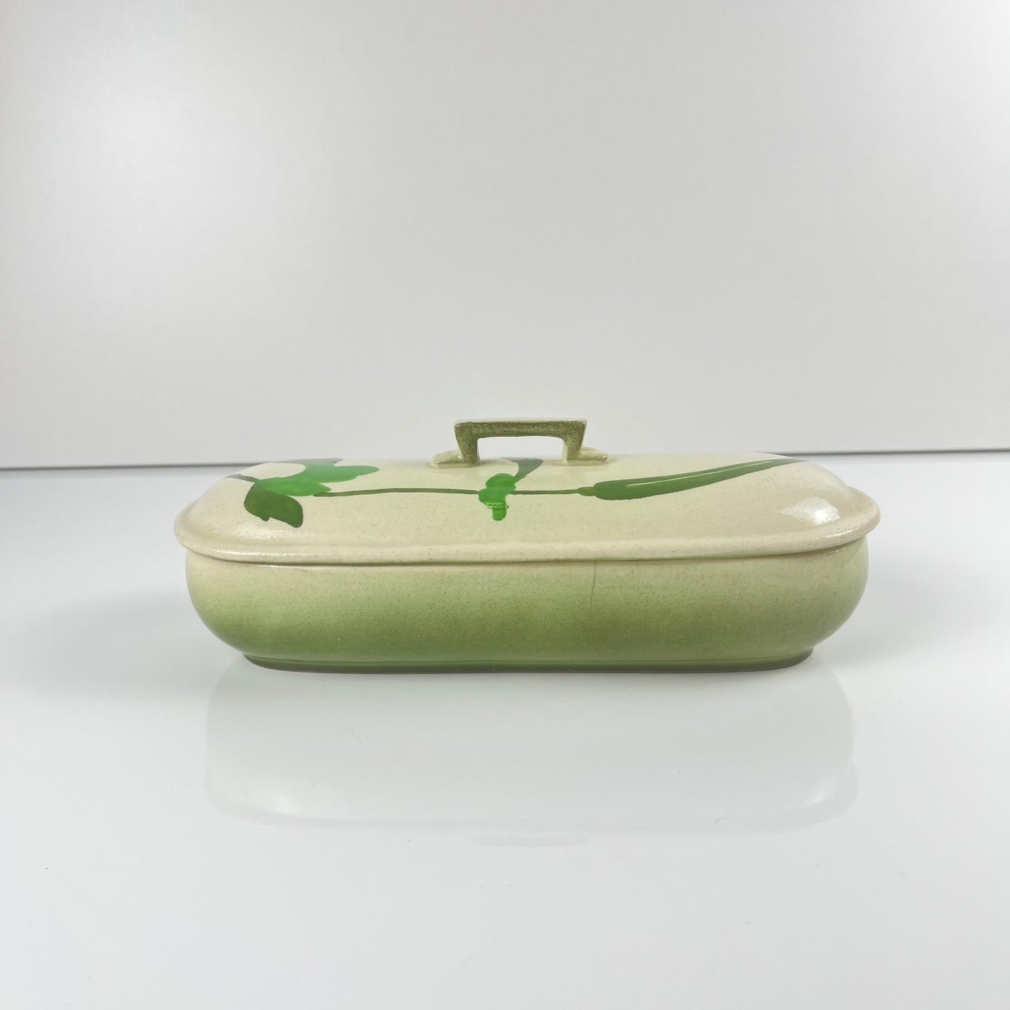 Sarreguemines toilet / soap box, Art Nouveau style, late 19th-early 20th century