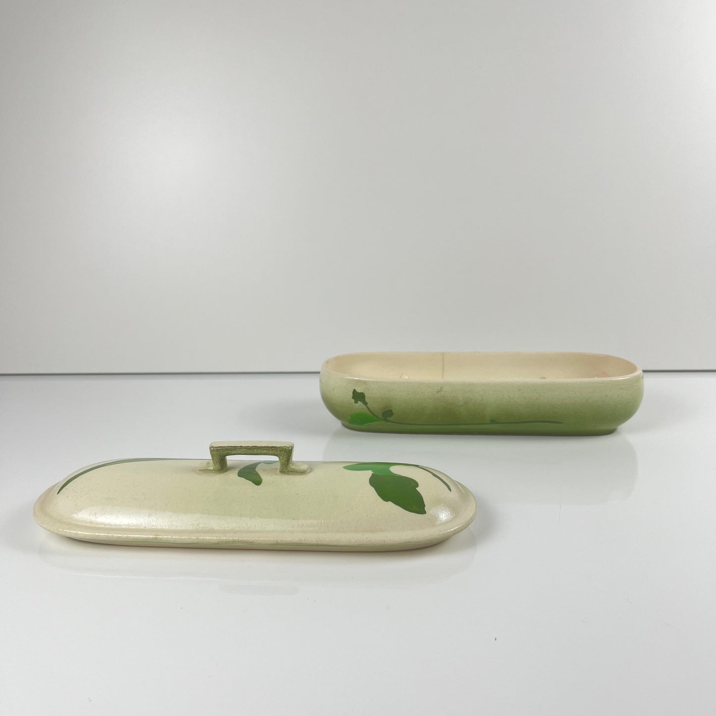 Sarreguemines toilet / soap box, Art Nouveau style, late 19th-early 20th century