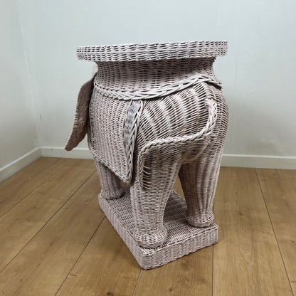 Table d’appoint vintage en rotin en forme d'éléphant, att. à Vivai del Sud, italie, 1960 - 1970