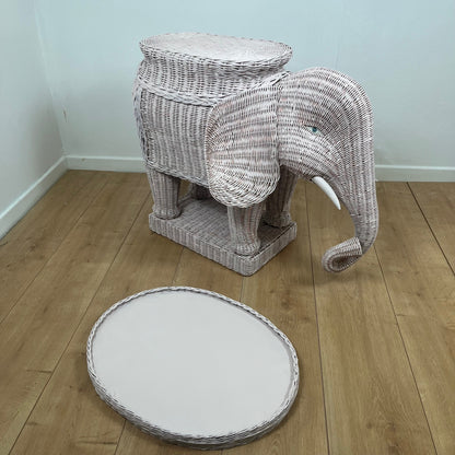 Table d’appoint vintage en rotin en forme d'éléphant, att. à Vivai del Sud, italie, 1960 - 1970