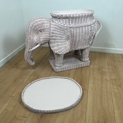 Table d’appoint vintage en rotin en forme d'éléphant, att. à Vivai del Sud, italie, 1960 - 1970