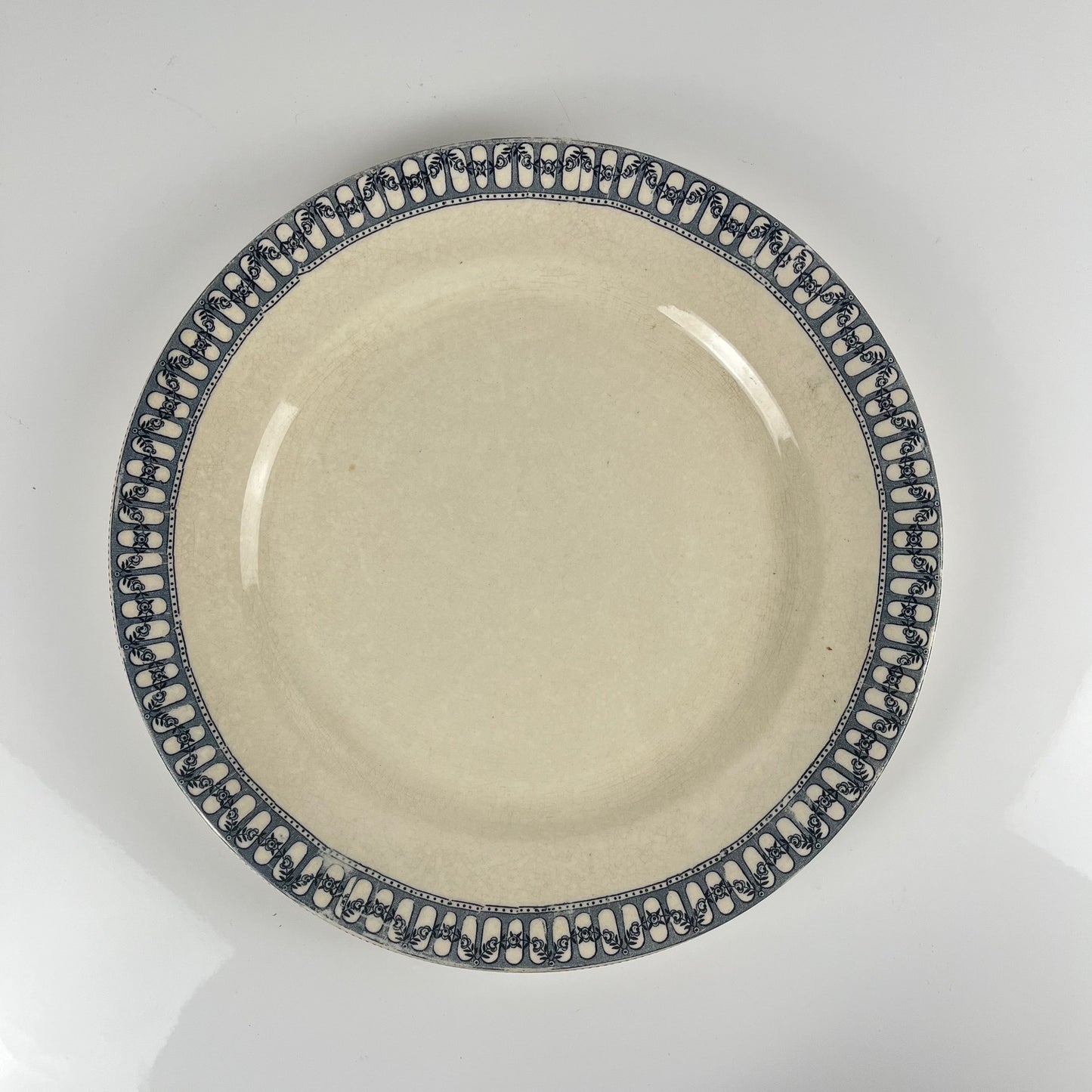Plat rond terre de fer  Salins , fin XIXe s.- début XXe s.