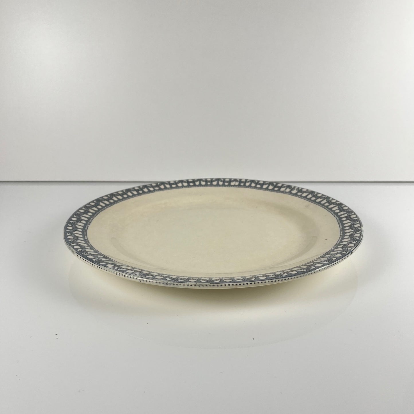 Plat rond terre de fer  Salins , fin XIXe s.- début XXe s.