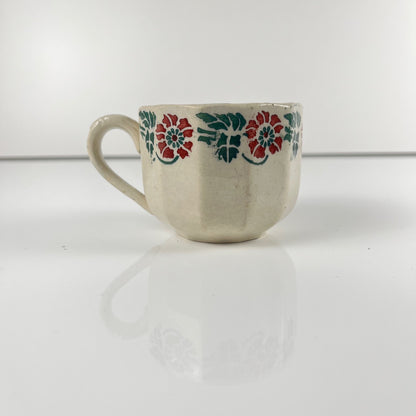 Tasse ancienne terre de fer pour collection, fin XIXe - début XXe s.