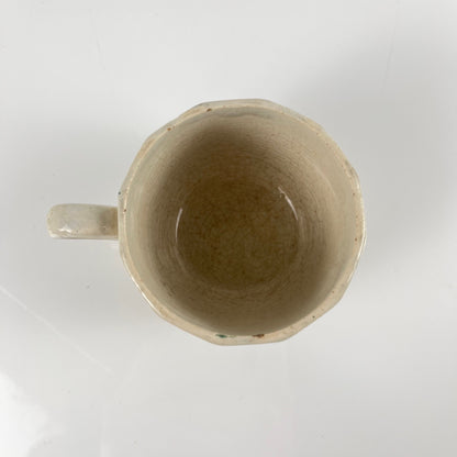 Tasse ancienne terre de fer pour collection, fin XIXe - début XXe s.