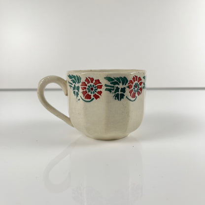 Tasse ancienne terre de fer pour collection, fin XIXe - début XXe s.