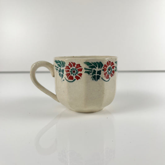 Tasse ancienne terre de fer pour collection, fin XIXe - début XXe s.