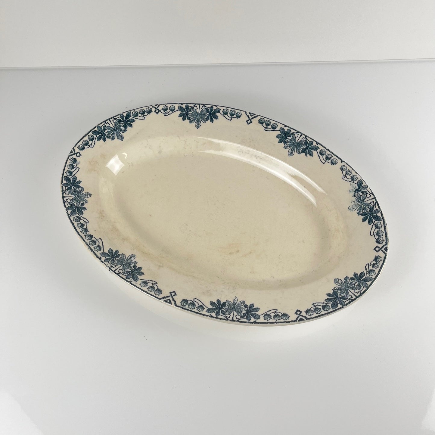 "Tunis" oval dish by Longwy, late 19th century.