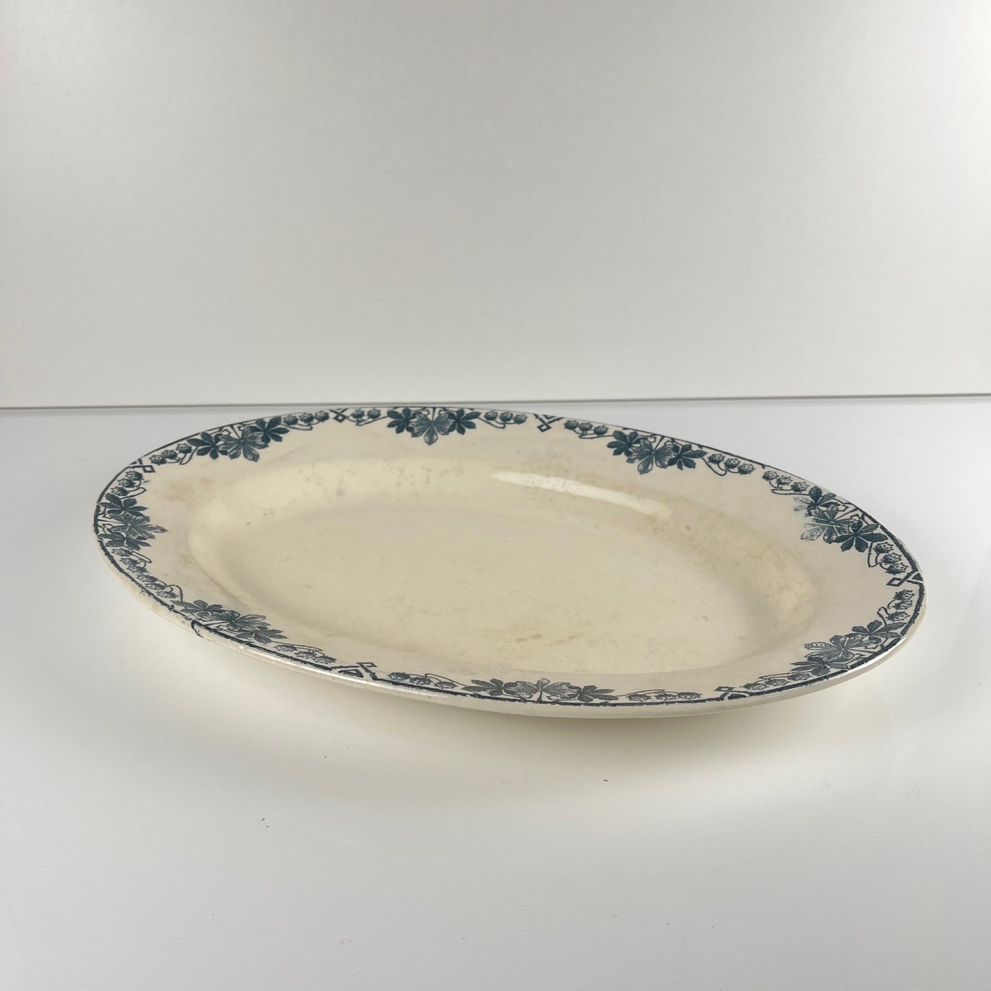 "Tunis" oval dish by Longwy, late 19th century.