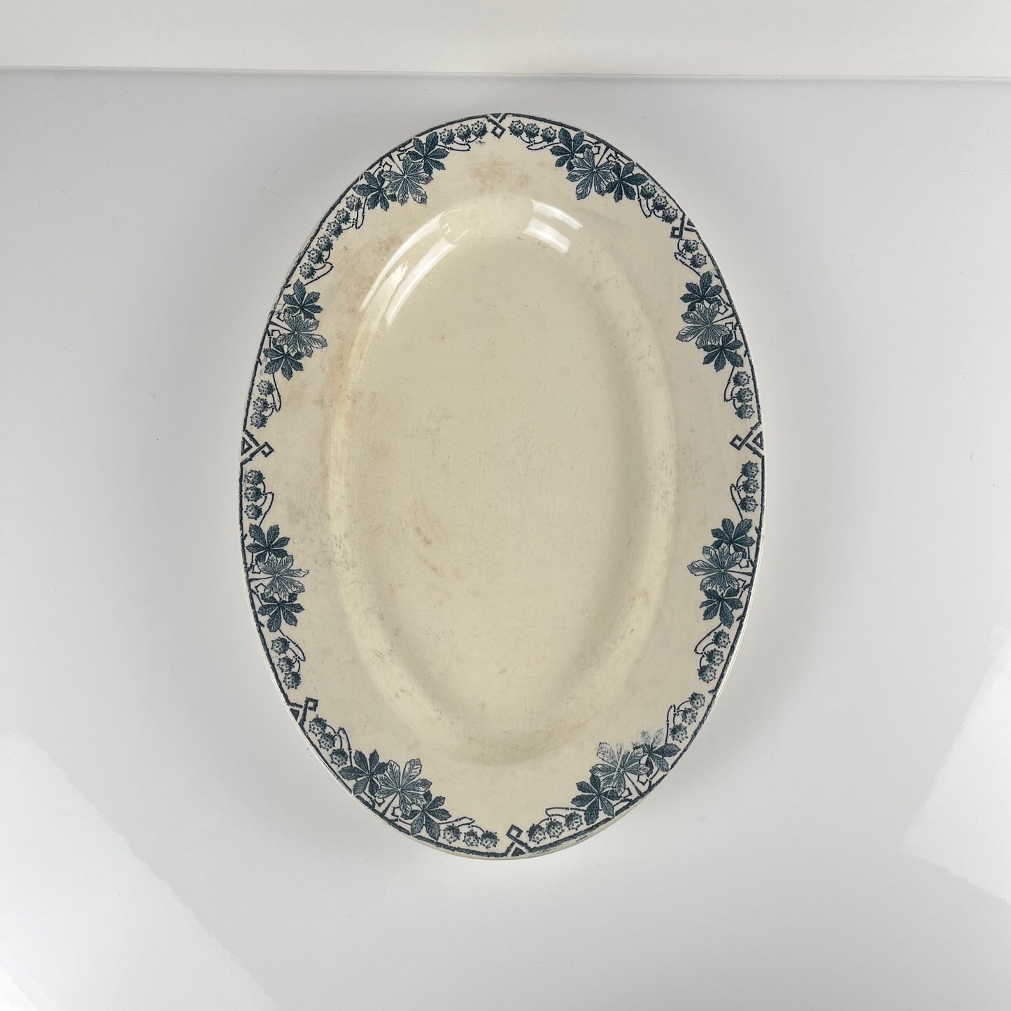 "Tunis" oval dish by Longwy, late 19th century.