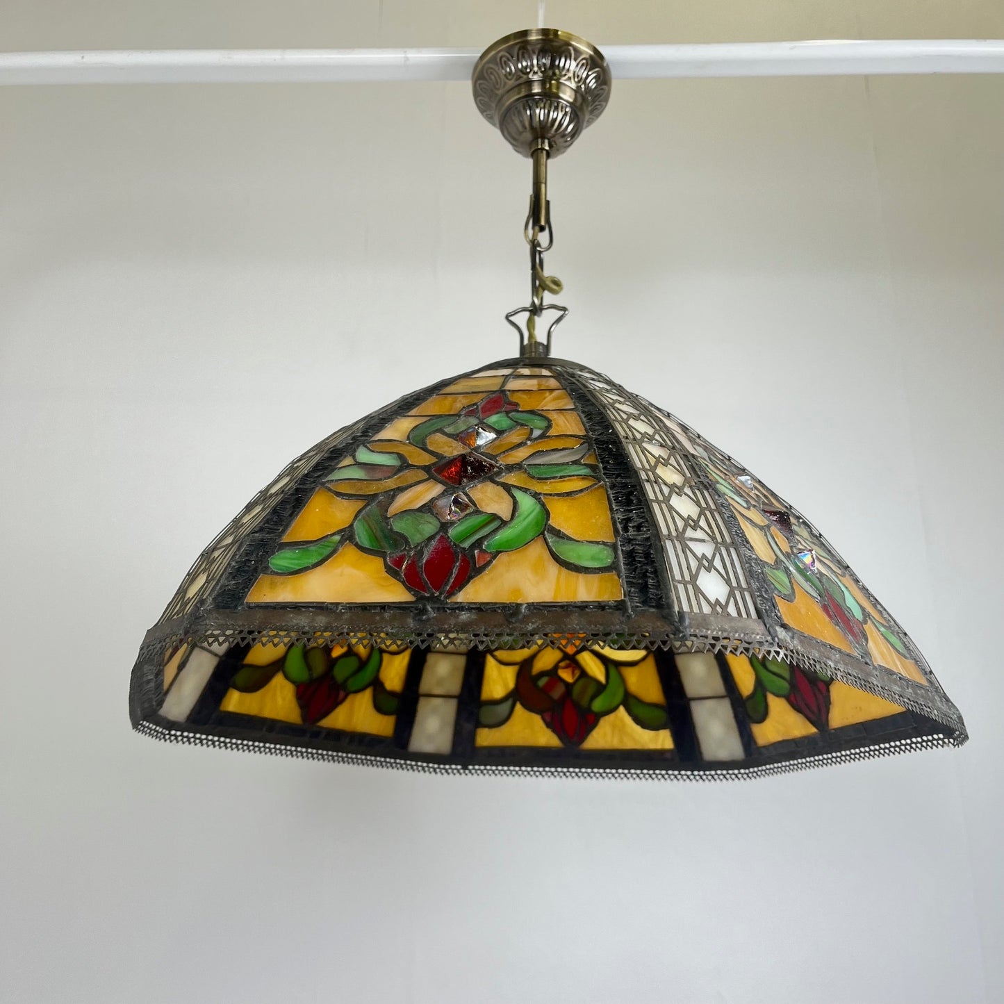 Suspension style Tiffany en vitrail – diamètre 40 cm