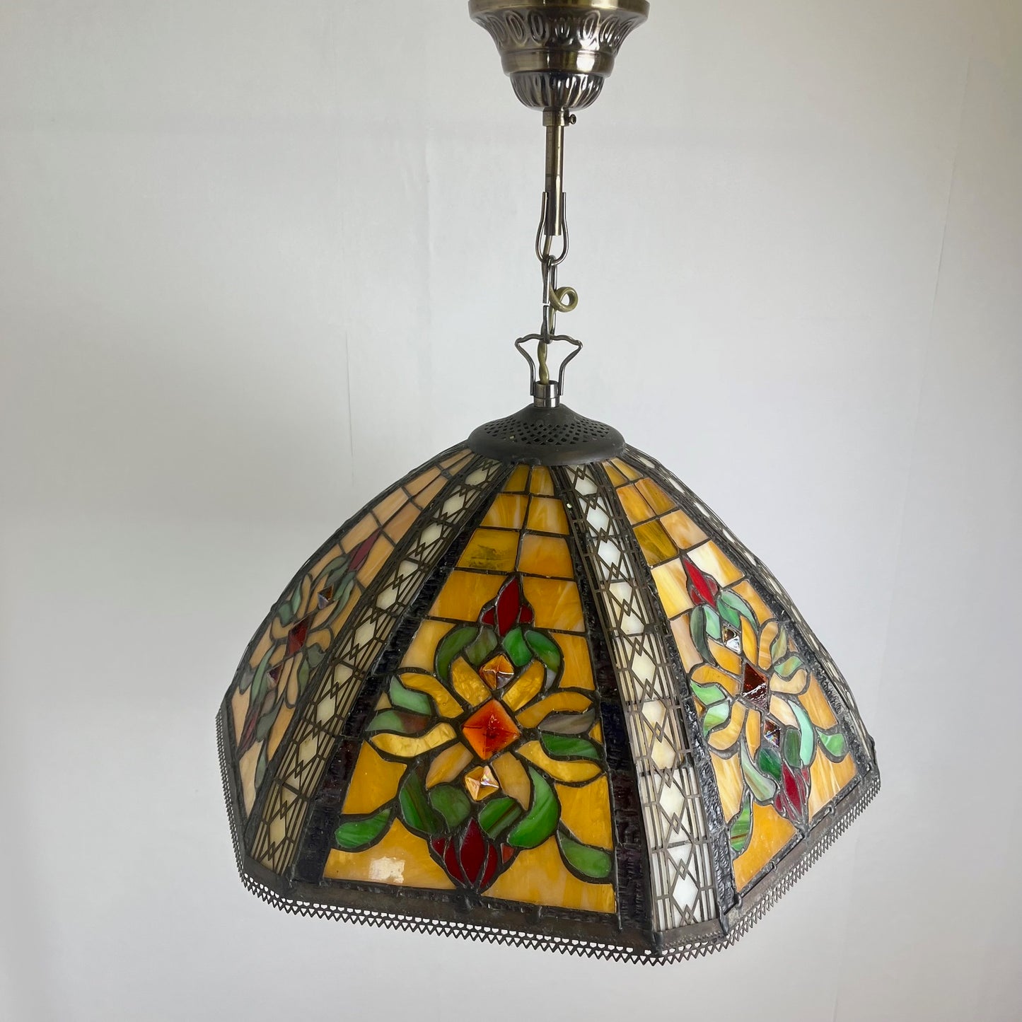 Suspension style Tiffany en vitrail – diamètre 40 cm