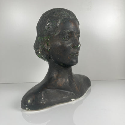 Buste Féminin style néoclassique en plâtre par M. Mongey, XXe s.
