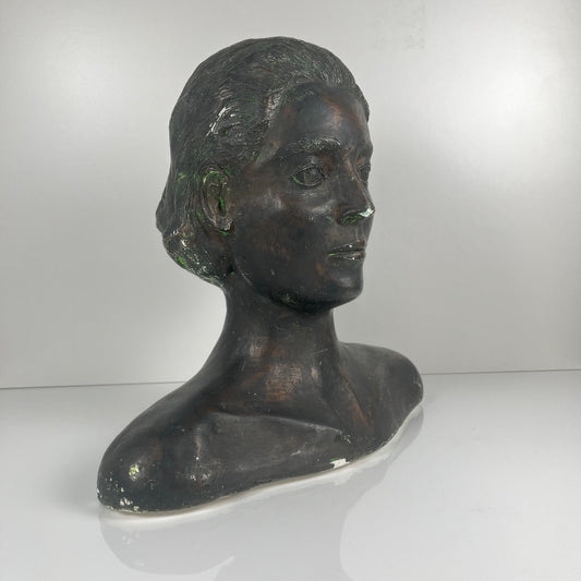 Buste Féminin style néoclassique en plâtre par M. Mongey, XXe s.