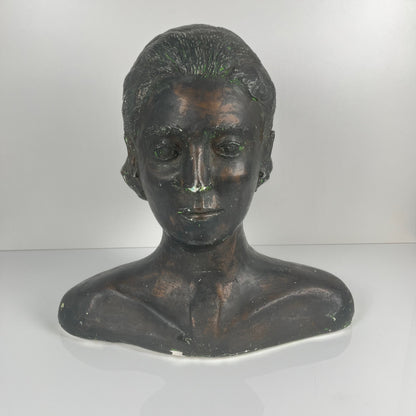 Buste Féminin style néoclassique en plâtre par M. Mongey, XXe s.